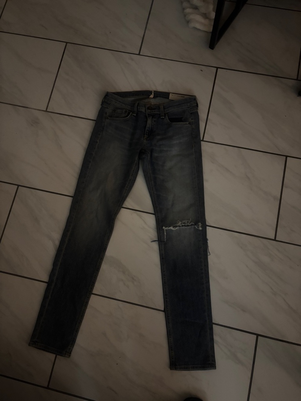 rag & bone Women's Skinny Jeans in Dark Blue with Knee Distress